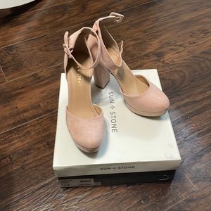 Sun & Stone Estrella Pumps Platform Shoes 7.5 Rose Suede-like New - never worn